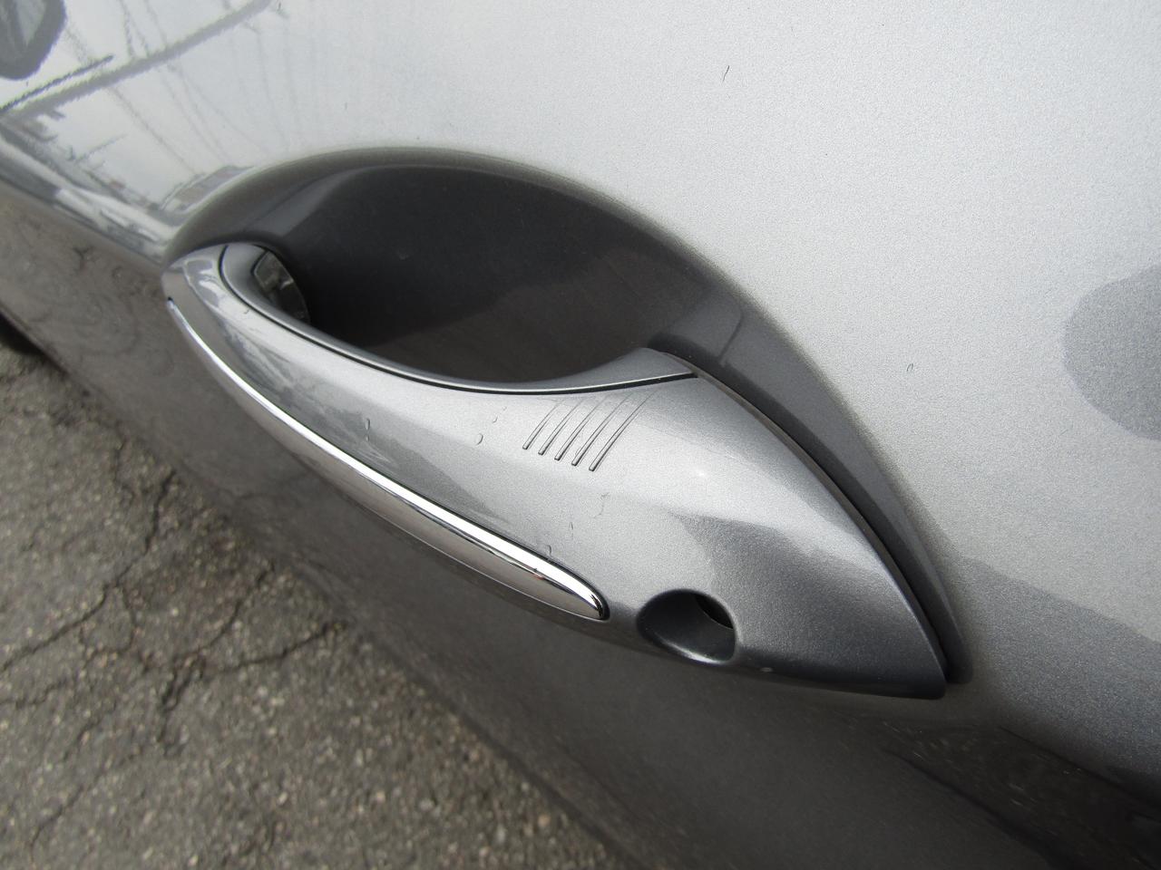 2012 BMW 6-Series 650i, AWD, Navi, Camera, Leather, Sunroof, LOW KM, *Certified* Photo