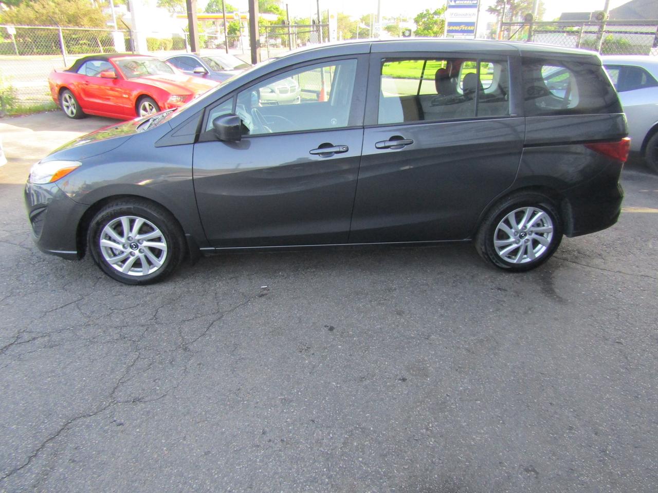 2013 Mazda MAZDA5 GX,6 Pass, Bluetooth, Cruise Ctrl, Alloy, *One Owner*Certified* Photo