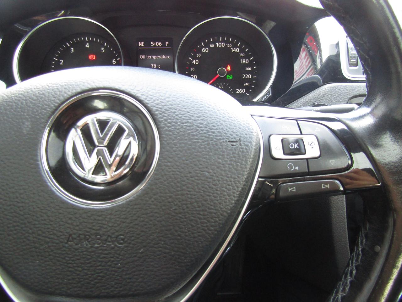 2017 Volkswagen Jetta Highline, Sunroof, Blind Spots, Leather Seats, Cruise Ctrl, Camera, *Certified* Photo