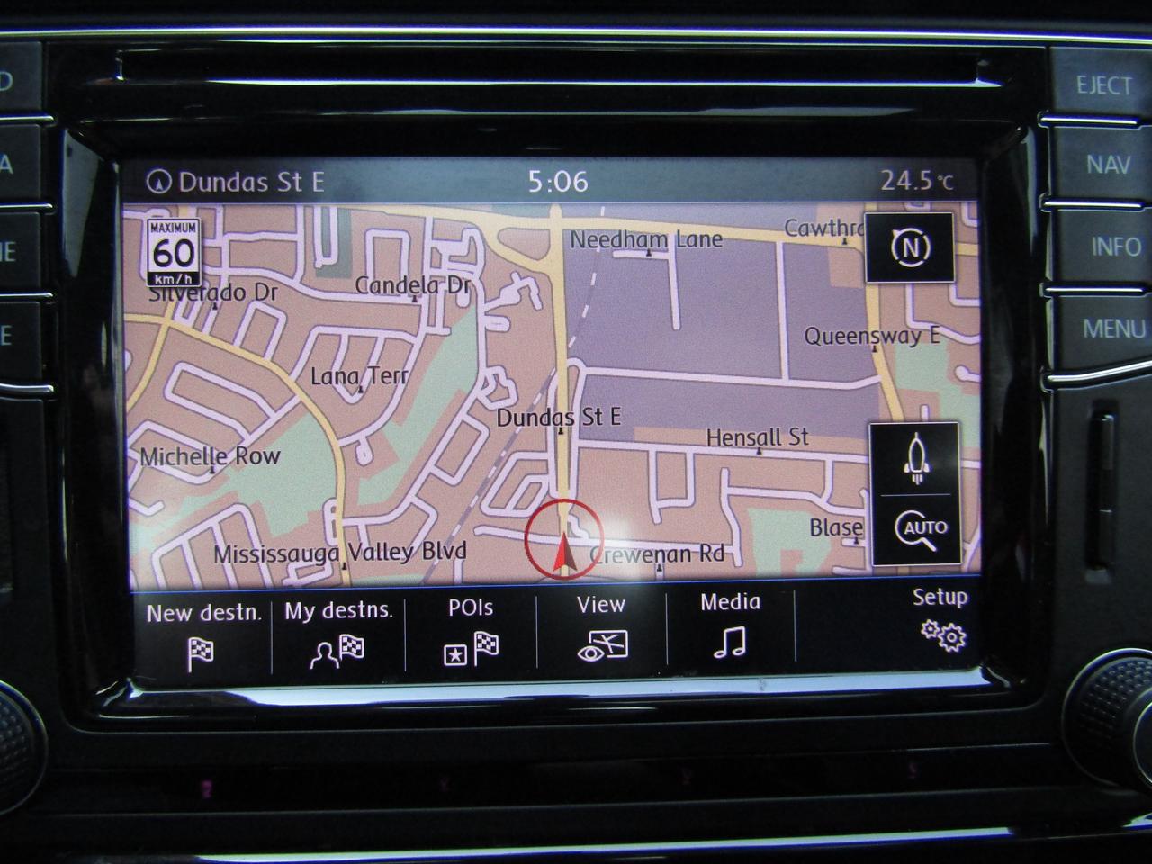 2017 Volkswagen Jetta Highline, Sunroof, Blind Spots, Leather Seats, Cruise Ctrl, Camera, *Certified* Photo