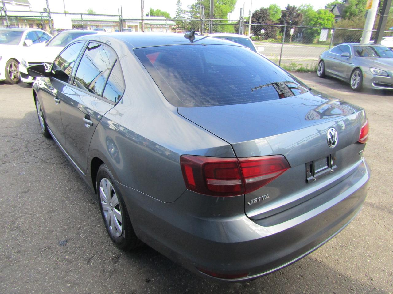 2017 Volkswagen Jetta Trendline, Camera, Auomtaic, Pwr Windows, *Certified* Photo4