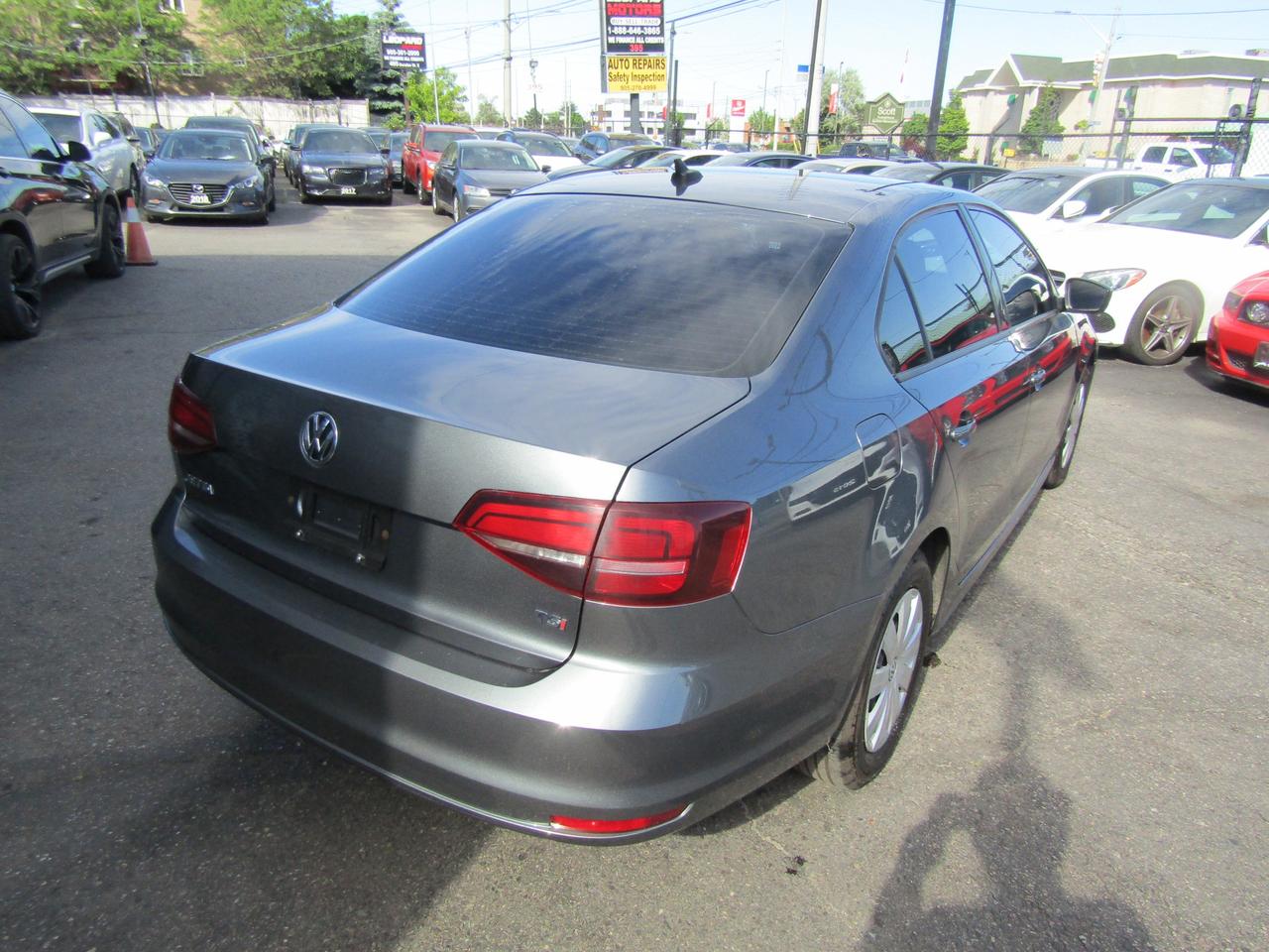 2017 Volkswagen Jetta Trendline, Camera, Auomtaic, Pwr Windows, *Certified* Photo