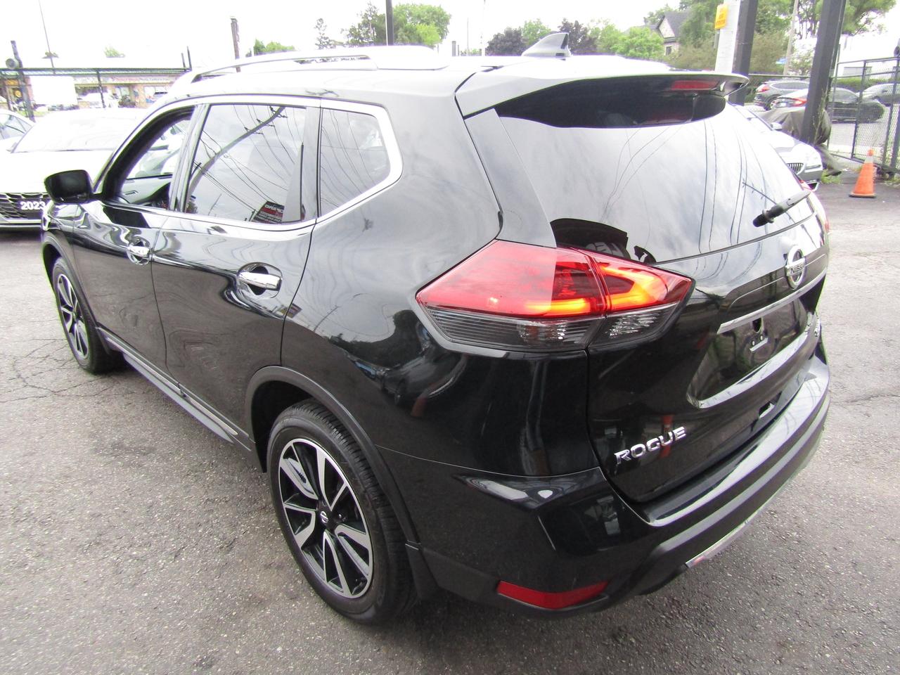 2018 Nissan Rogue SL, AWD, Navi, Pano, Leather, 360 Camera, *Certified* Photo4