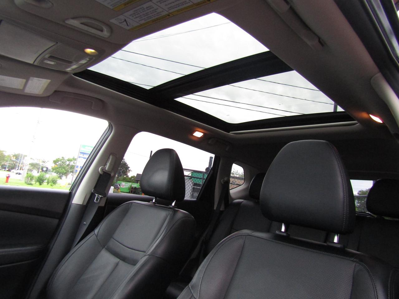 2018 Nissan Rogue SL, AWD, Navi, Pano, Leather, 360 Camera, *Certified* Photo