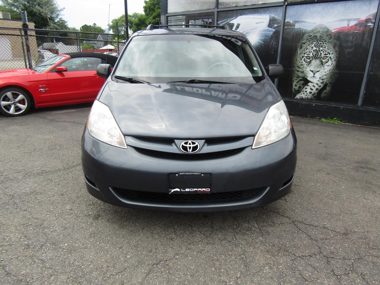 2010 Toyota Sienna CE, 8Pass ,Cruise Ctrl, Automatic Trans.*Certified* Photo5