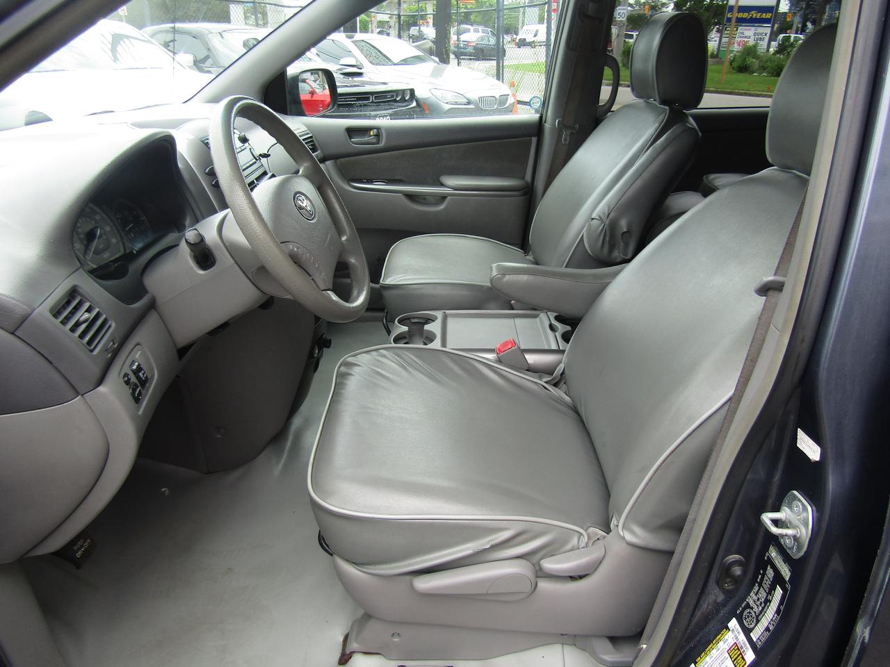 2010 Toyota Sienna CE, 8Pass ,Cruise Ctrl, Automatic Trans.*Certified* Photo
