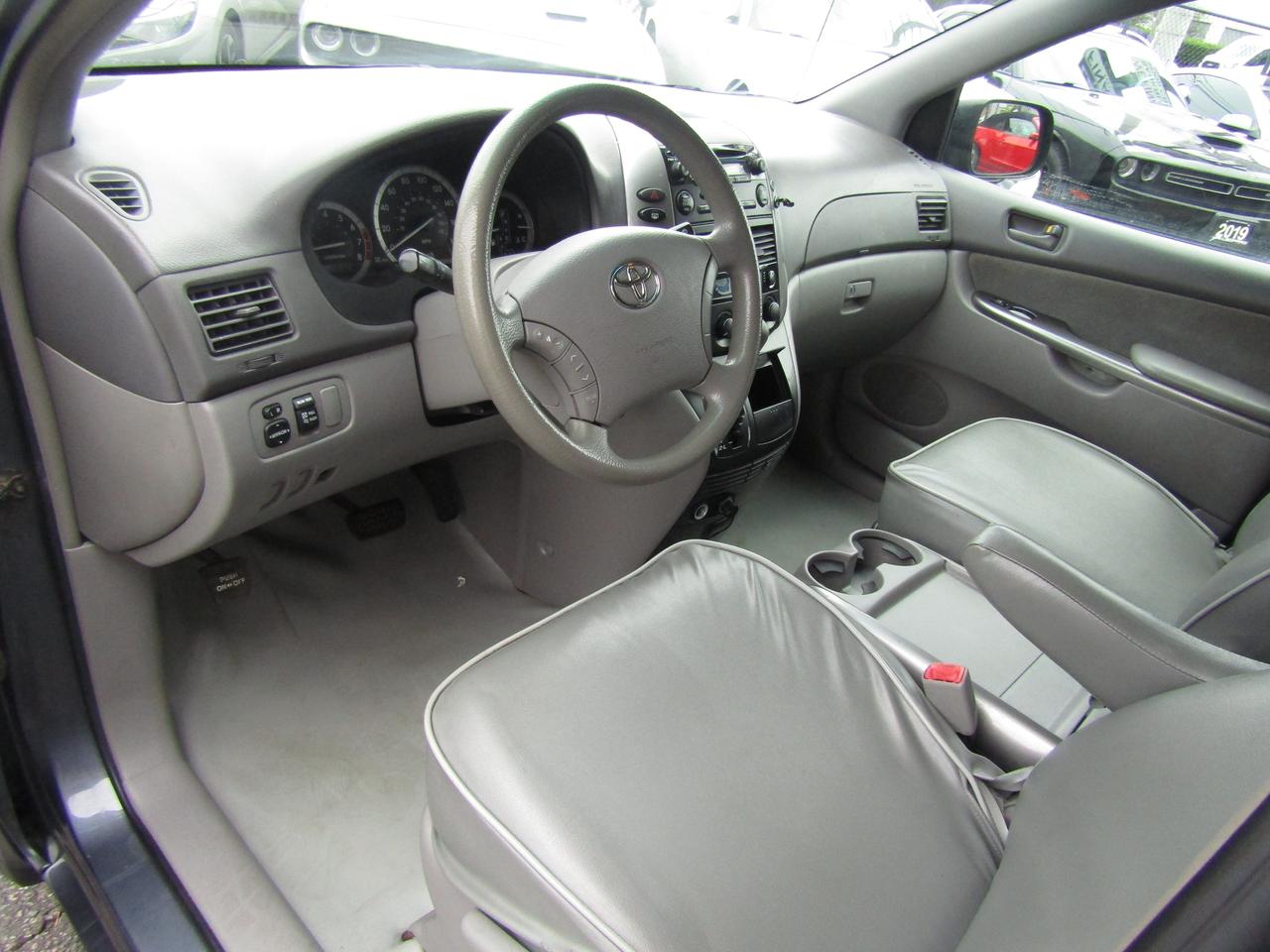 2010 Toyota Sienna CE, 8Pass ,Cruise Ctrl, Automatic Trans.*Certified* Photo