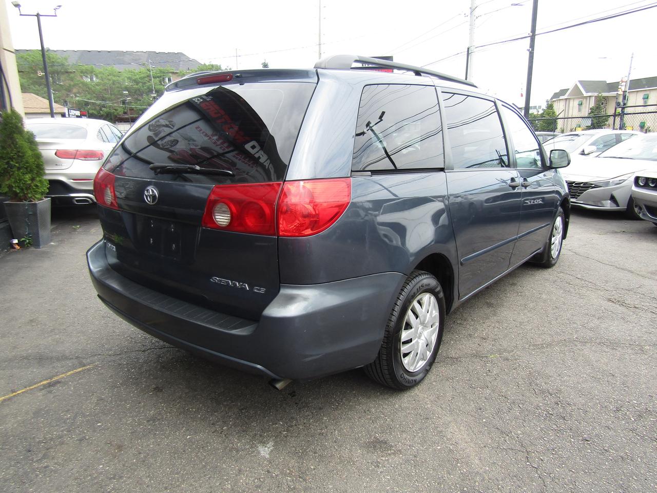 2010 Toyota Sienna CE, 8Pass ,Cruise Ctrl, Automatic Trans.*Certified* Photo