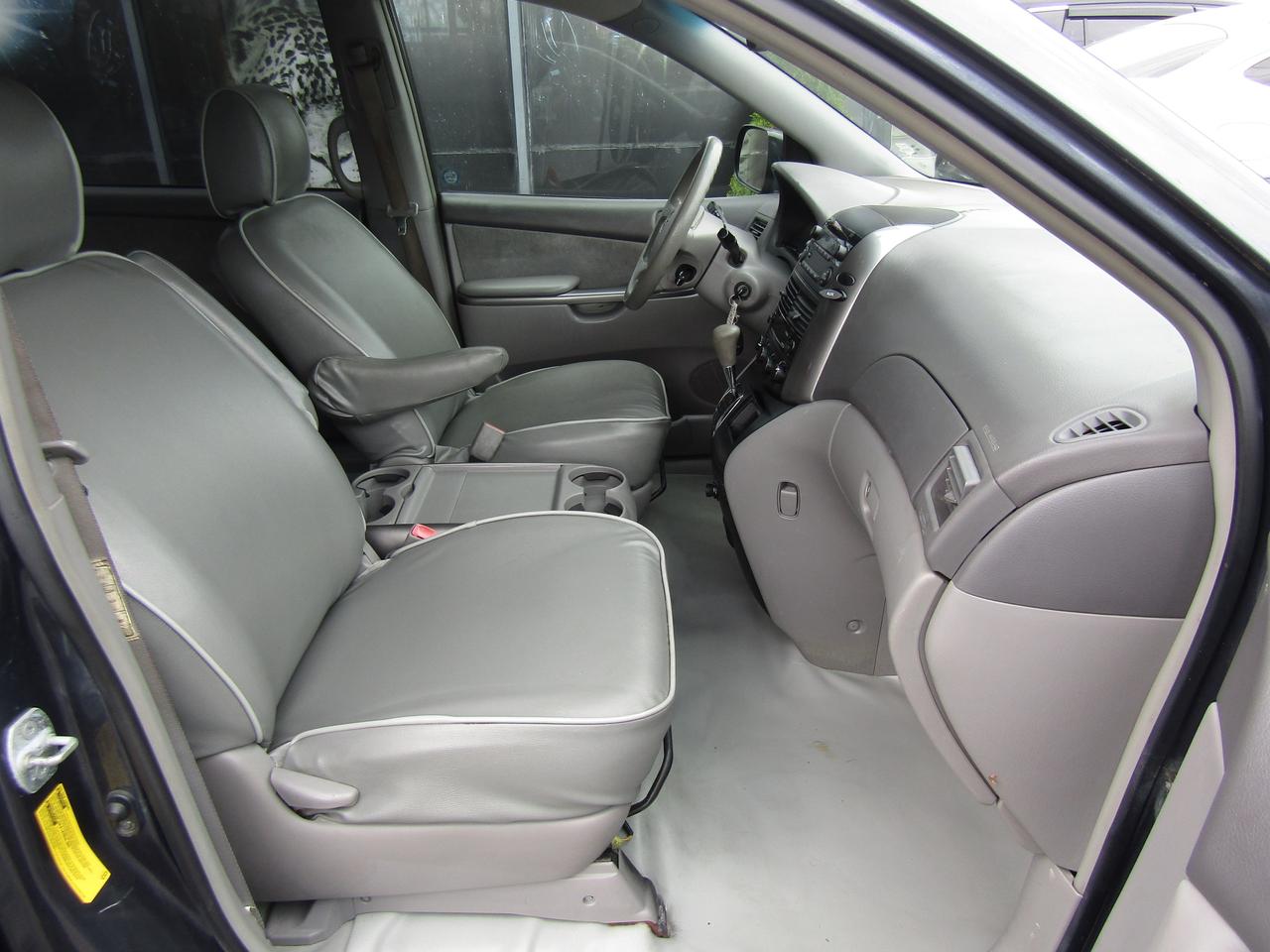 2010 Toyota Sienna CE, 8Pass ,Cruise Ctrl, Automatic Trans.*Certified* Photo