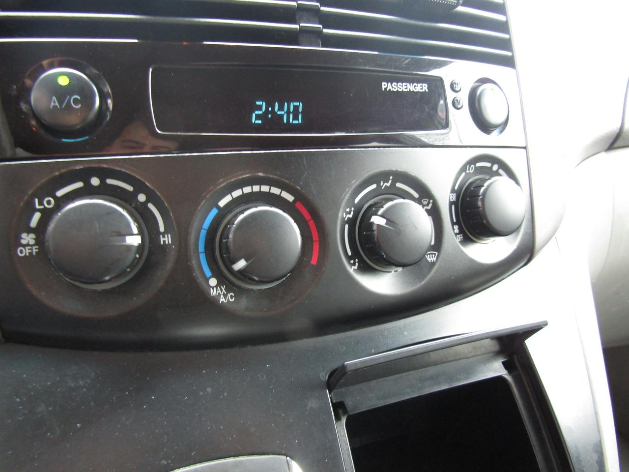 2010 Toyota Sienna CE, 8Pass ,Cruise Ctrl, Automatic Trans.*Certified* Photo