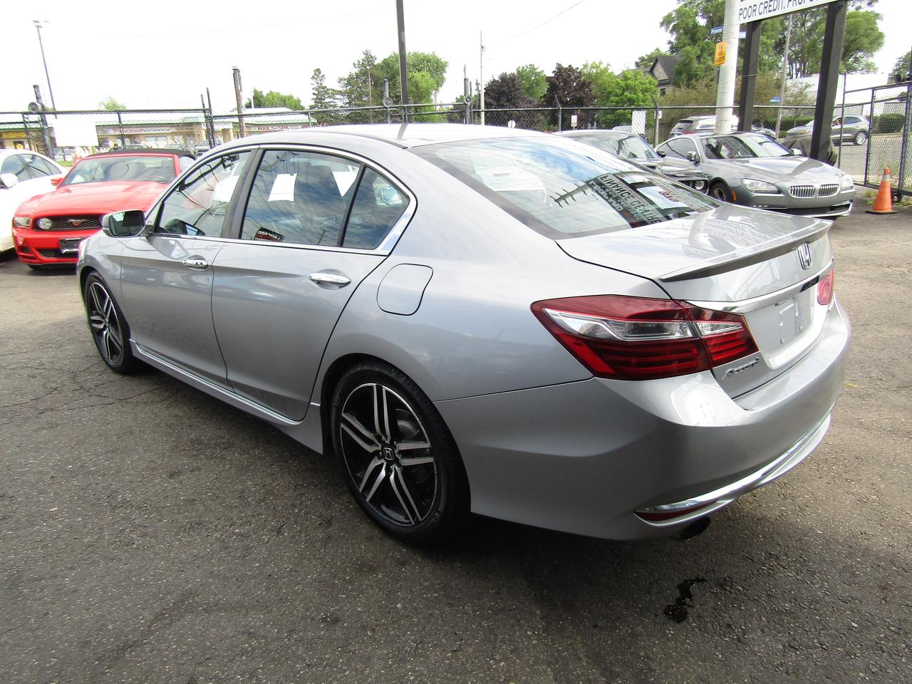 2016 Honda Accord Sport, Sunroof, Leather, 2Camera, Alloy, *Certified* Photo4