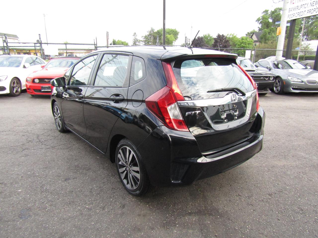 2015 Honda Fit EX, Sunroof, 2Camera, Heated Seats, *Certified* Photo4