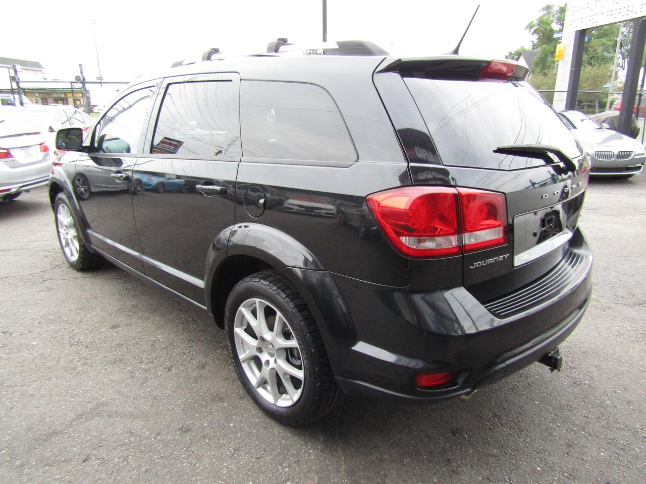 2011 Dodge Journey Crew, 7Pass, Pwr Seats, Alloy ,Bluetooth, Push Button, *AS IS* Photo4
