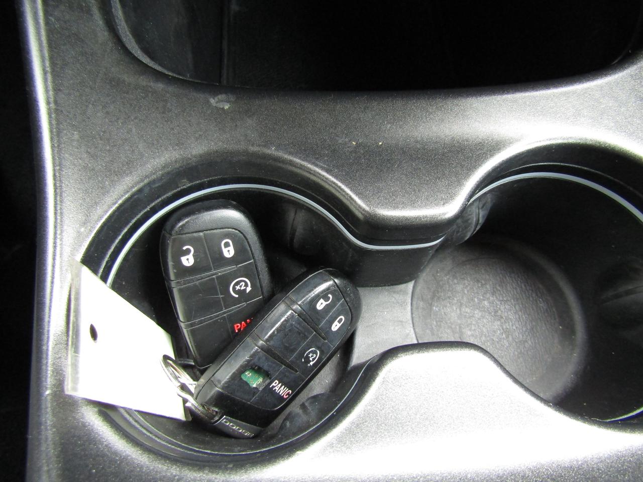 2011 Dodge Journey Crew, 7Pass, Pwr Seats, Alloy ,Bluetooth, Push Button, *AS IS* Photo