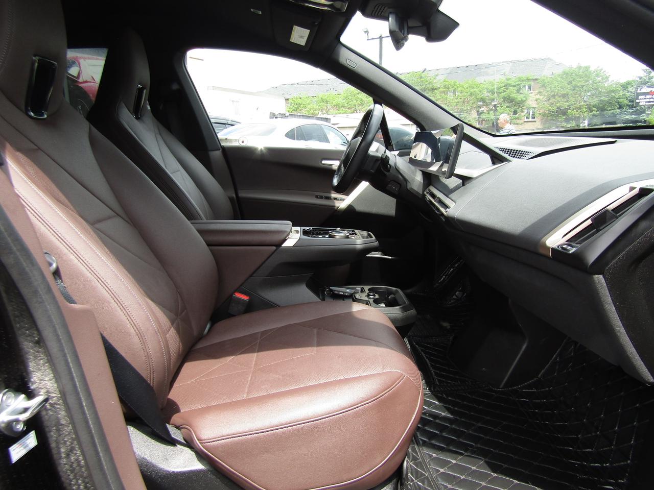 2023 BMW iX XDrive40, Electric, Navi, Camera, Memory, Leather, *Certified* Photo