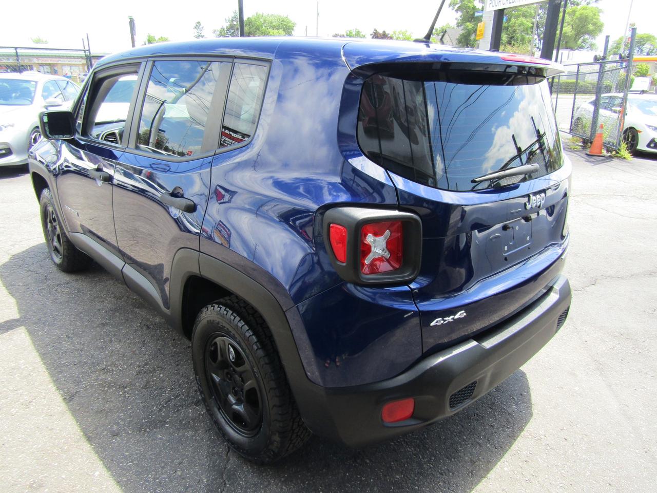 2016 Jeep Renegade Sport, 4X4,  Cruise Ctrl, Camera, *Certified* Photo4