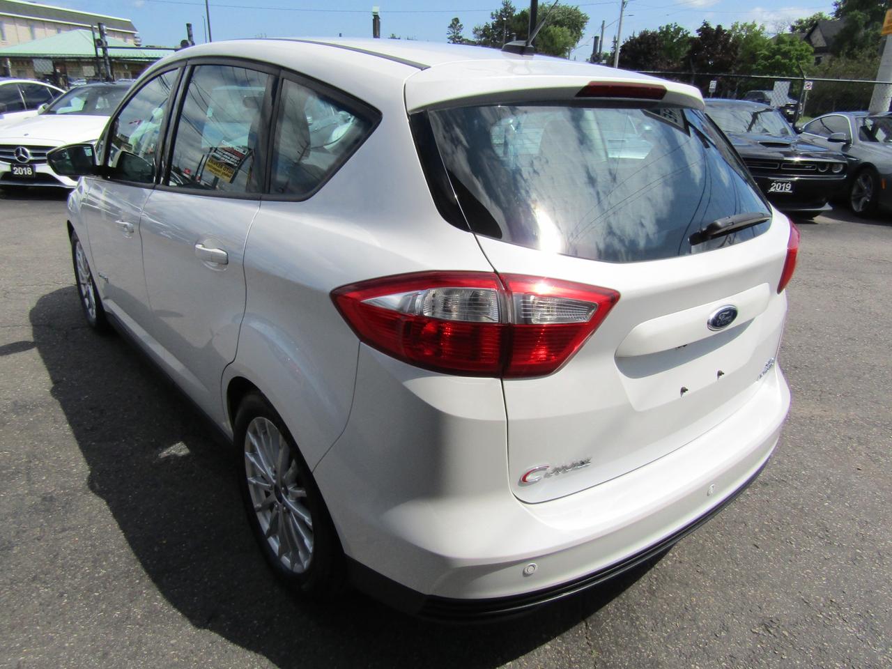 2014 Ford C-Max Hybrid SE, Heated Seats, Hybrid, Pwr Trunk, Alloy, *Certified* Photo4