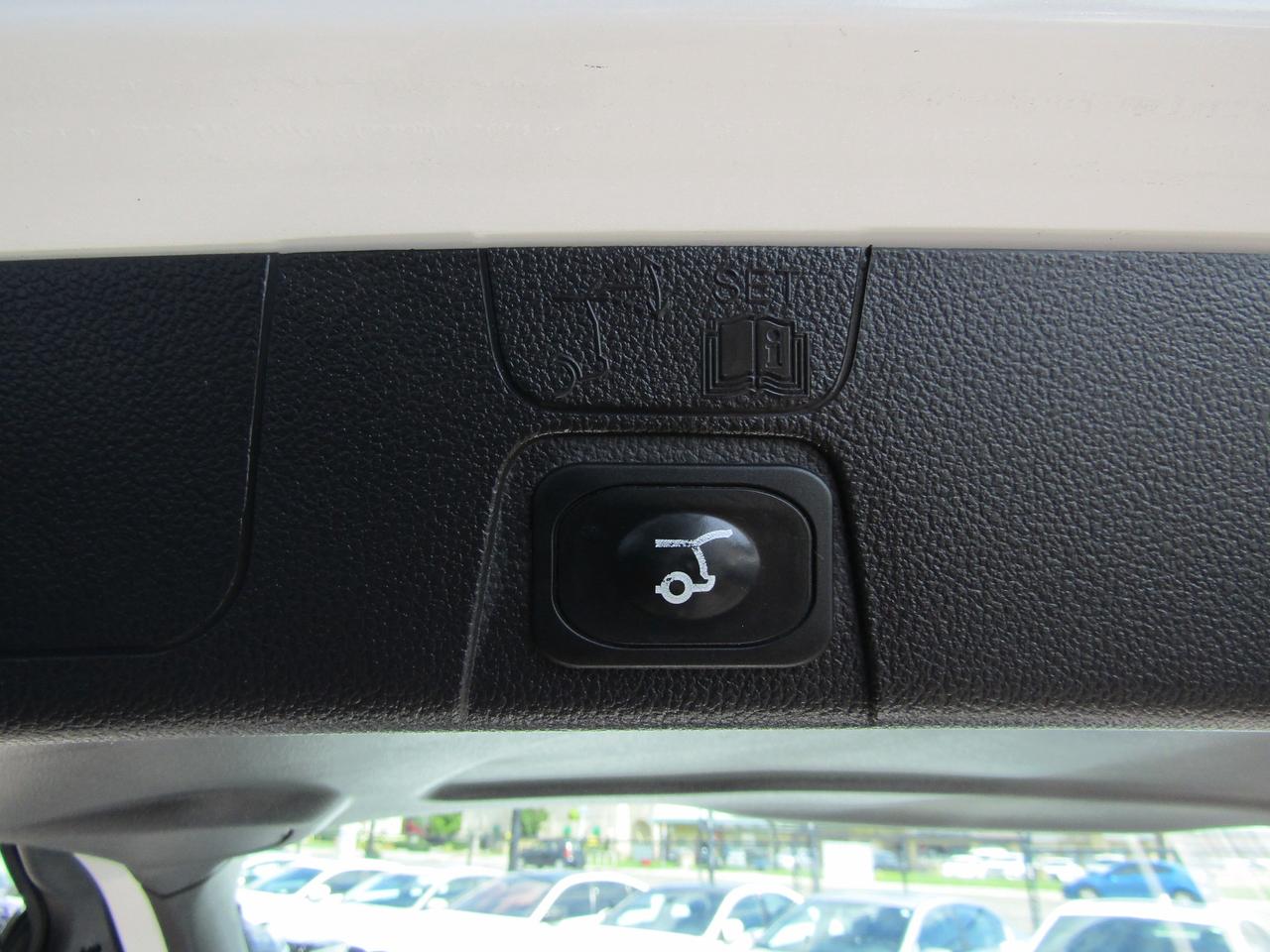 2014 Ford C-Max Hybrid SE, Heated Seats, Hybrid, Pwr Trunk, Alloy, *Certified* Photo