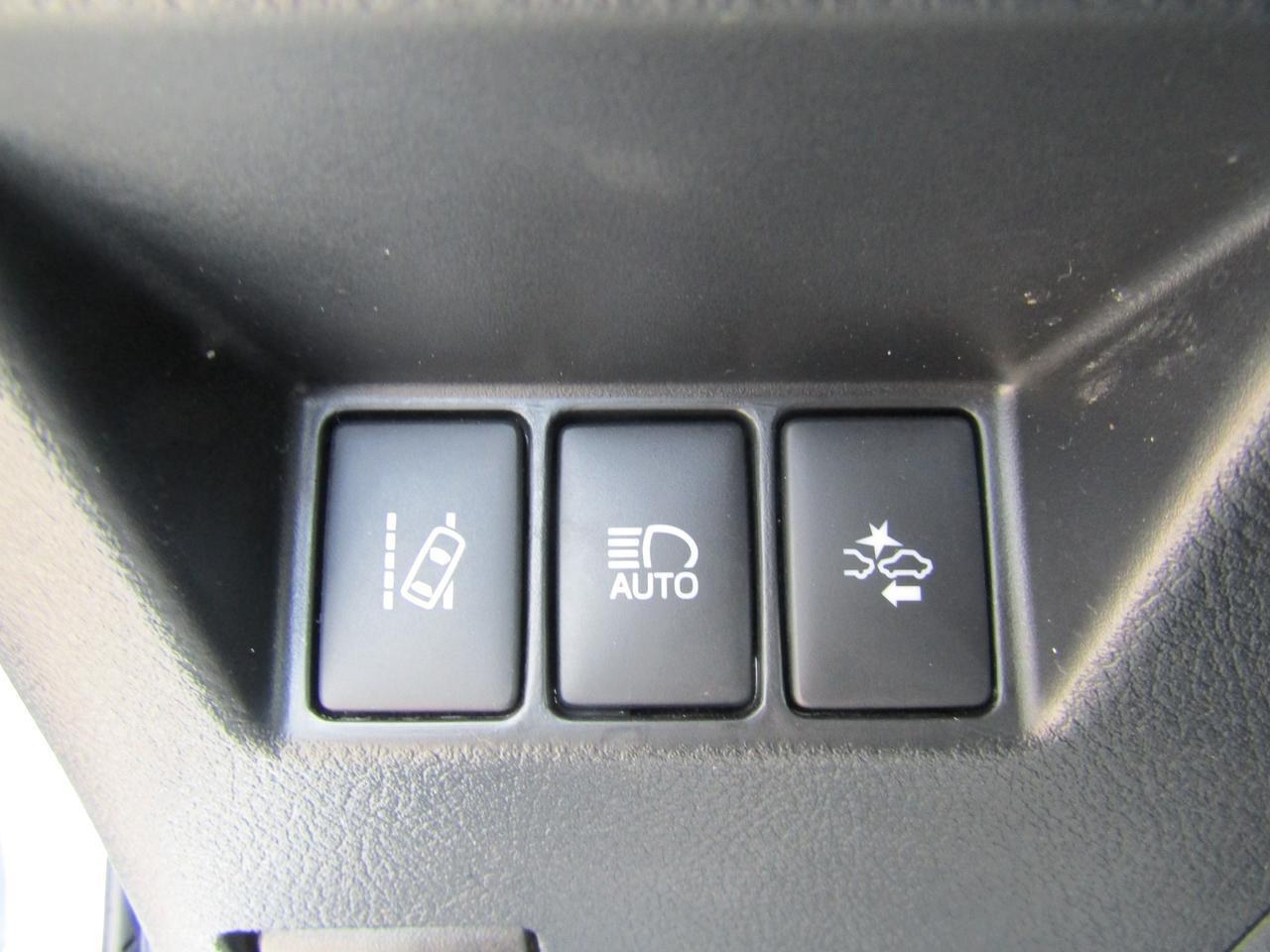 2019 Toyota Yaris LE, Camera, Collision Warring, Bluetooth, Lane Assist, *Certified* Photo