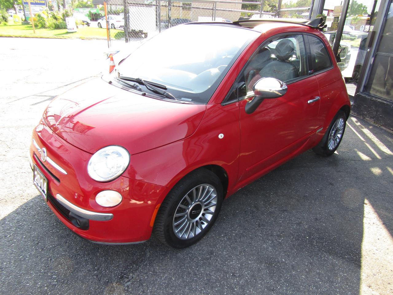 2014 Fiat 500 Sport, Pano, Leather, Manual Trans., Alloy, *AS IS* Photo2