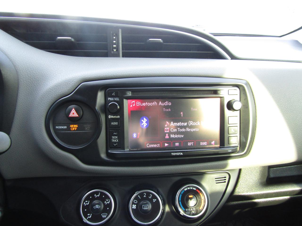 2015 Toyota Yaris LE, Cruise Ctrl, Automatic, Pwr Lock & Windows & Mirror, *Certified* Photo