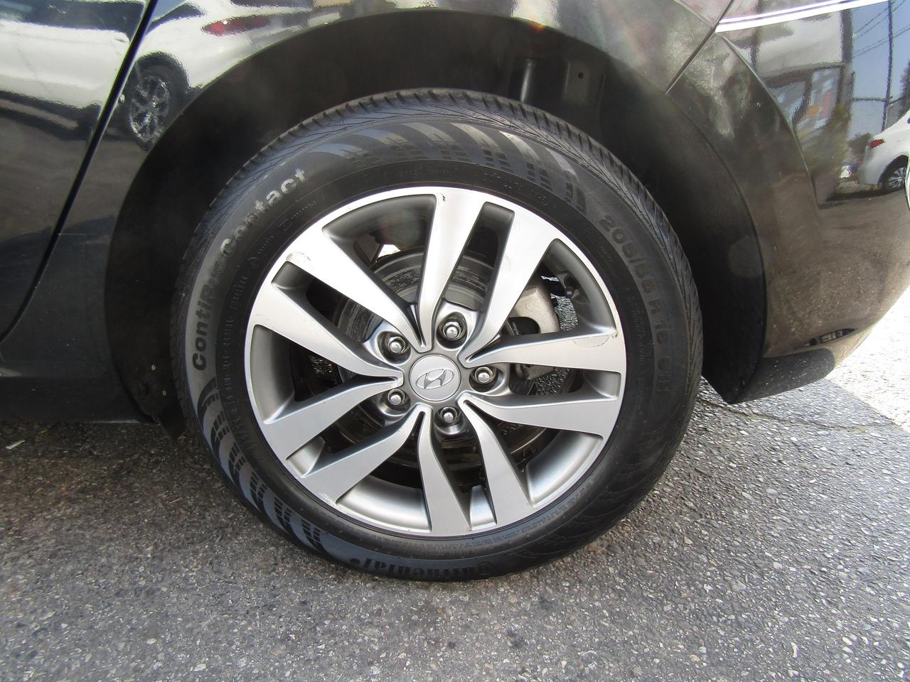 2019 Hyundai Elantra GT, Camera, Blind Spot, Alloy, Bluetooth, *Certified* Photo