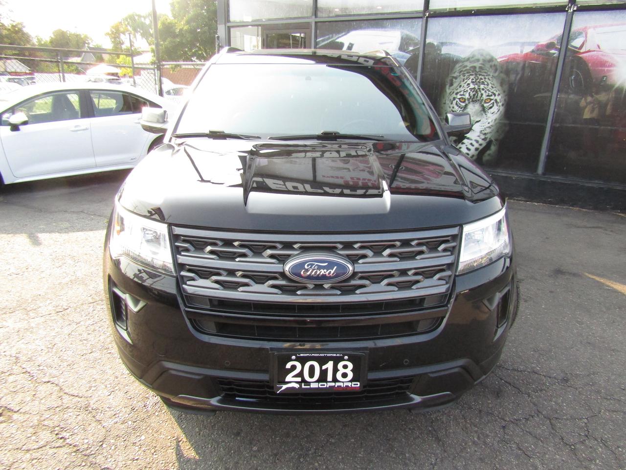 2018 Ford Explorer XLT, AWD, 7Pass, Navi, Pano, Leather, Camera, *Certified* Photo1