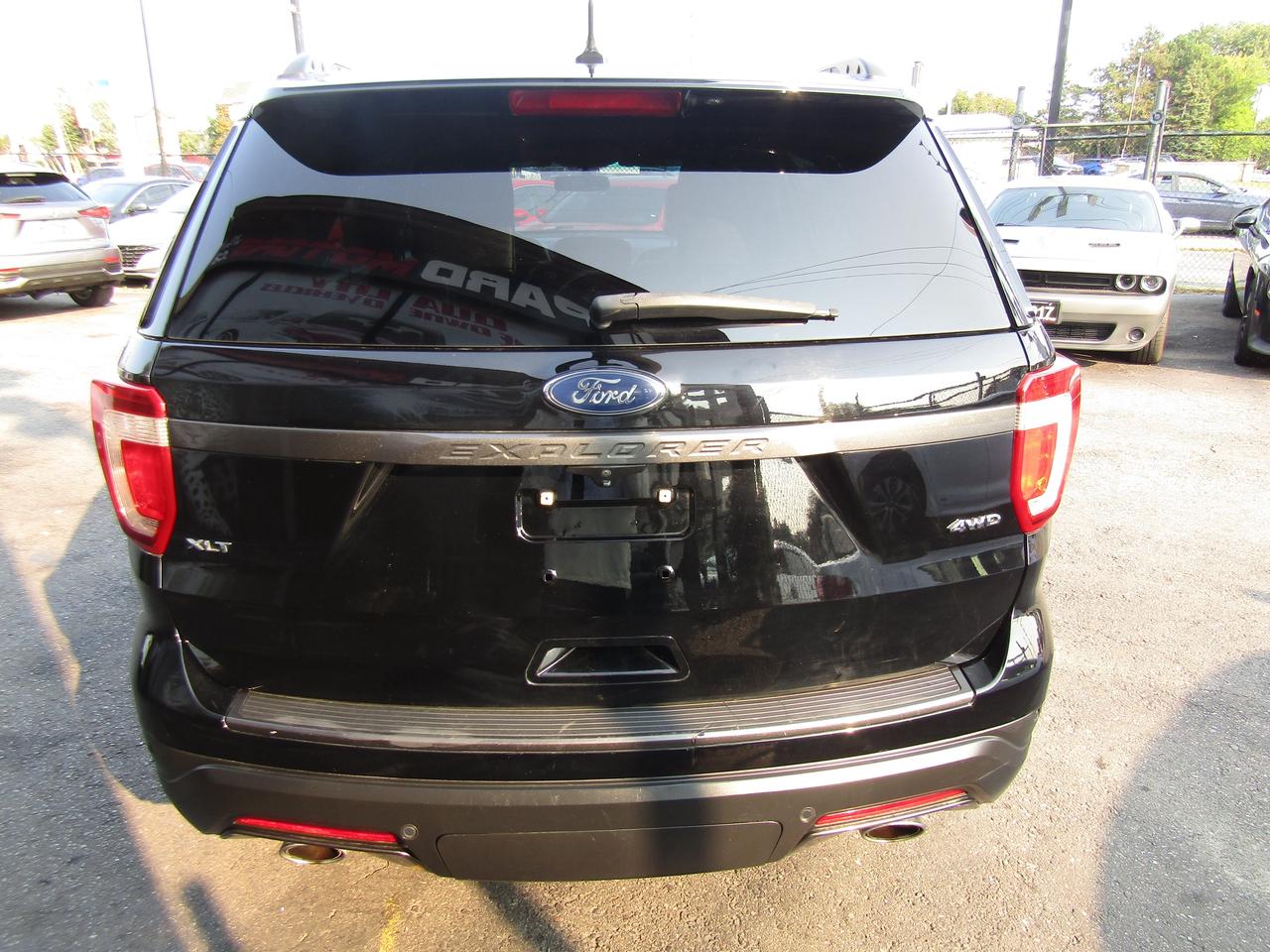 2018 Ford Explorer XLT, AWD, 7Pass, Navi, Pano, Leather, Camera, *Certified* Photo