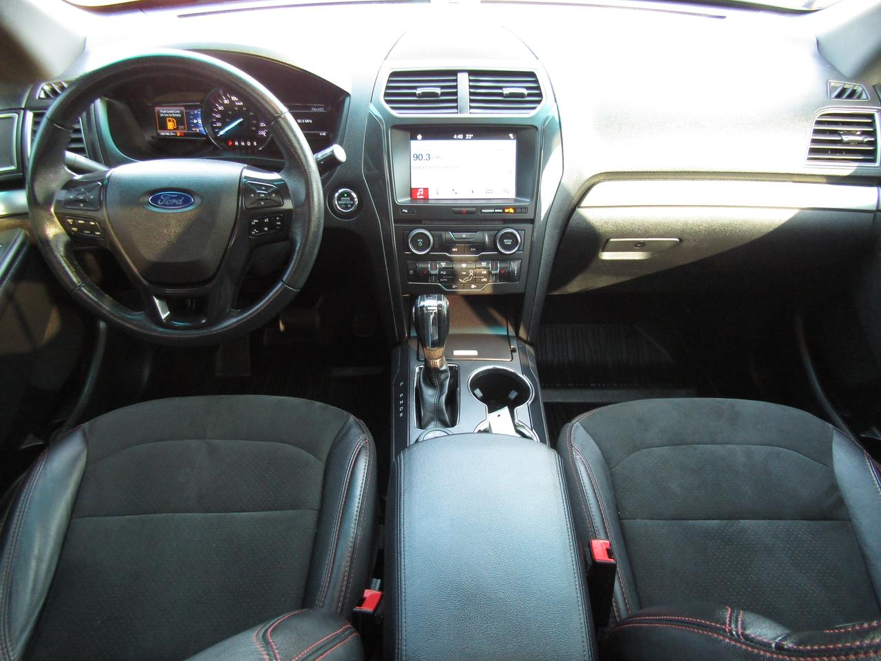 2018 Ford Explorer XLT, AWD, 7Pass, Navi, Pano, Leather, Camera, *Certified* Photo