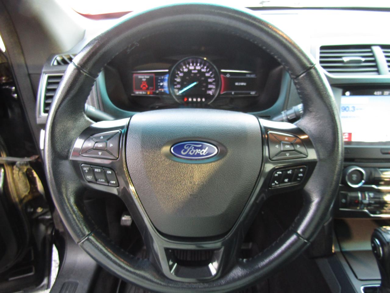 2018 Ford Explorer XLT, AWD, 7Pass, Navi, Pano, Leather, Camera, *Certified* Photo