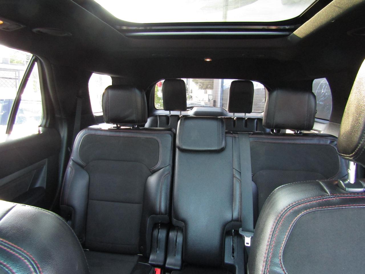 2018 Ford Explorer XLT, AWD, 7Pass, Navi, Pano, Leather, Camera, *Certified* Photo