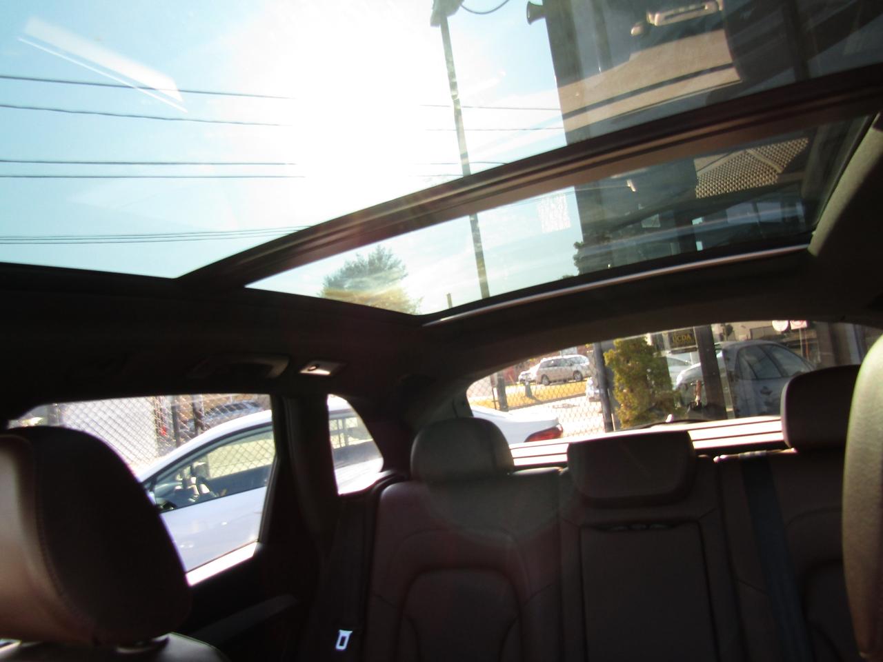 2015 Audi Q5 S-Line, Technik, Quattro, Navi, Pano, Leather, Memory, *Certified* Photo