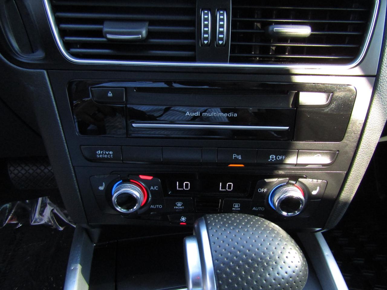 2015 Audi Q5 S-Line, Technik, Quattro, Navi, Pano, Leather, Memory, *Certified* Photo