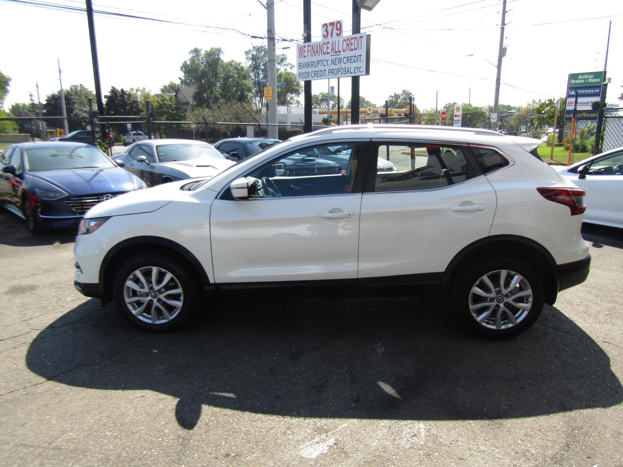 2020 Nissan Qashqai SV, Sunroof, Camera, Heated Seats, Bluetooth, Alloy, *One Owner*Certified* Photo3