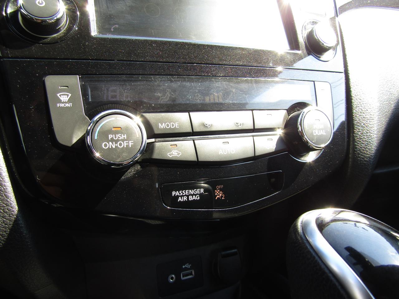 2020 Nissan Qashqai SV, Sunroof, Camera, Heated Seats, Bluetooth, Alloy, *One Owner*Certified* Photo