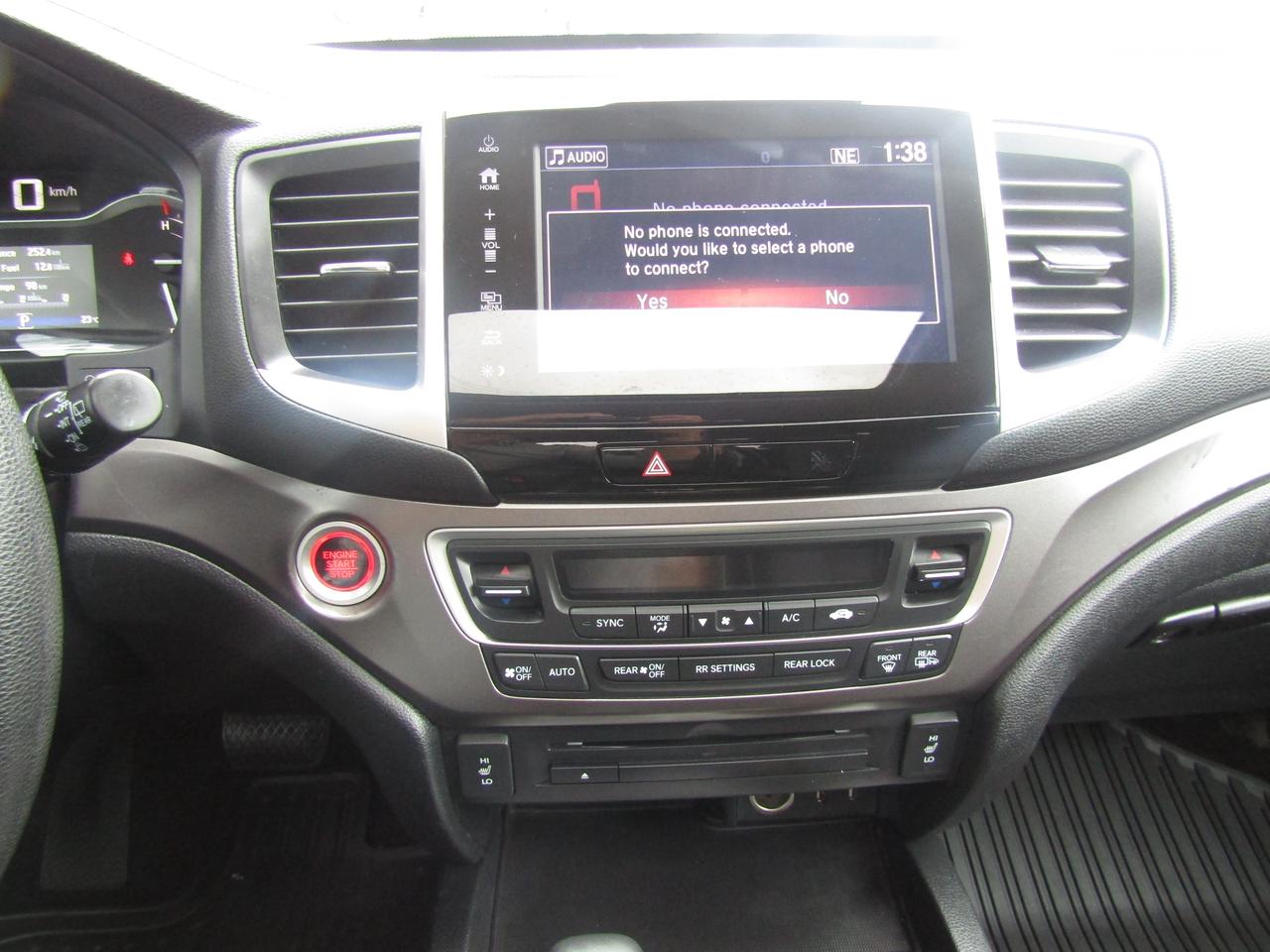 2017 Honda Pilot EX, 7 Pass, AWD, Sunroof, Camera, Lane Assist, Collision Warning, *Certified* Photo