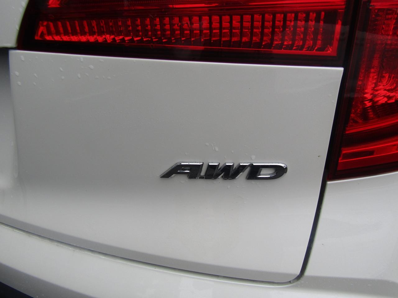 2017 Honda Pilot EX, 7 Pass, AWD, Sunroof, Camera, Lane Assist, Collision Warning, *Certified* Photo