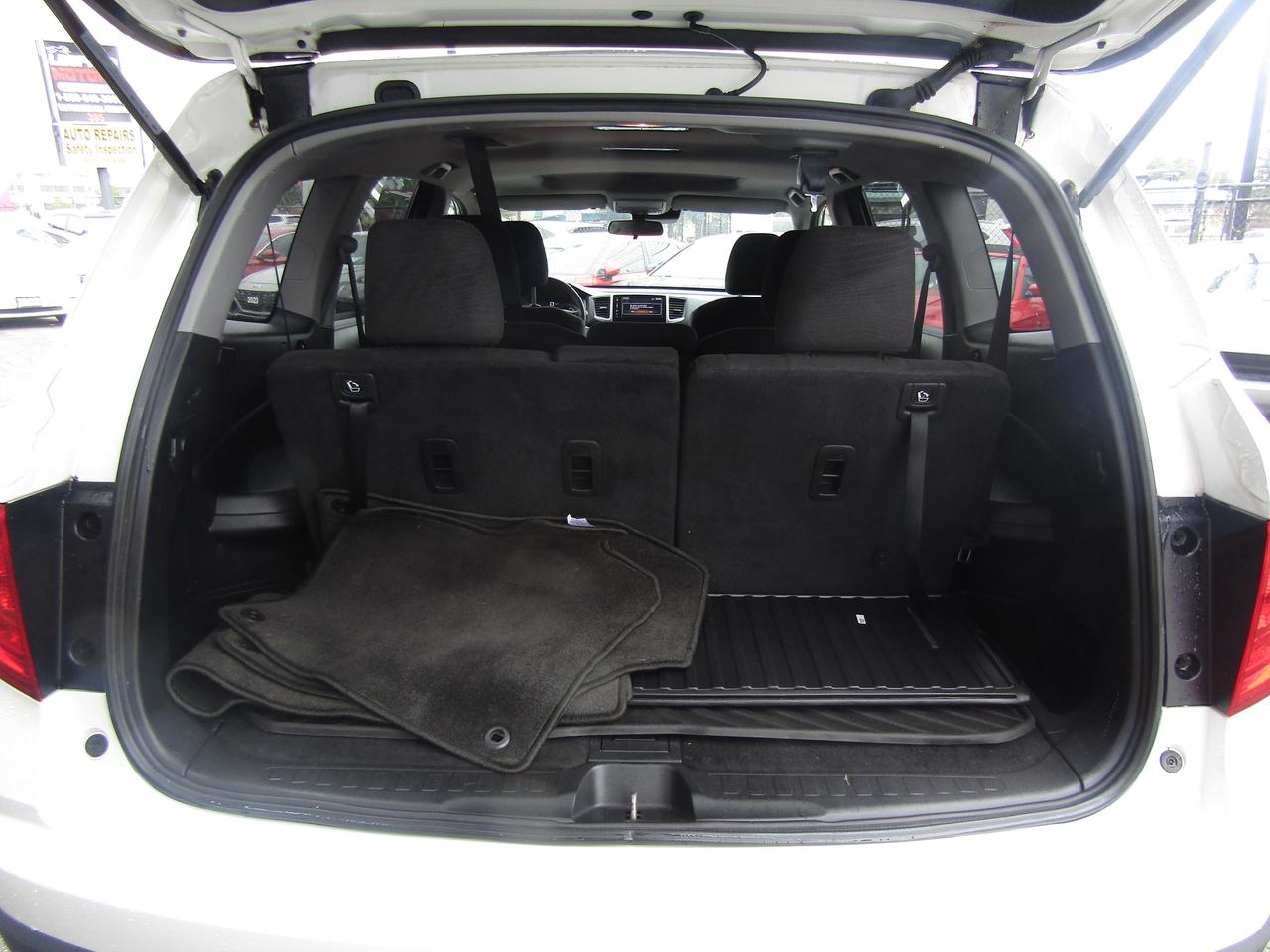 2017 Honda Pilot EX, 7 Pass, AWD, Sunroof, Camera, Lane Assist, Collision Warning, *Certified* Photo