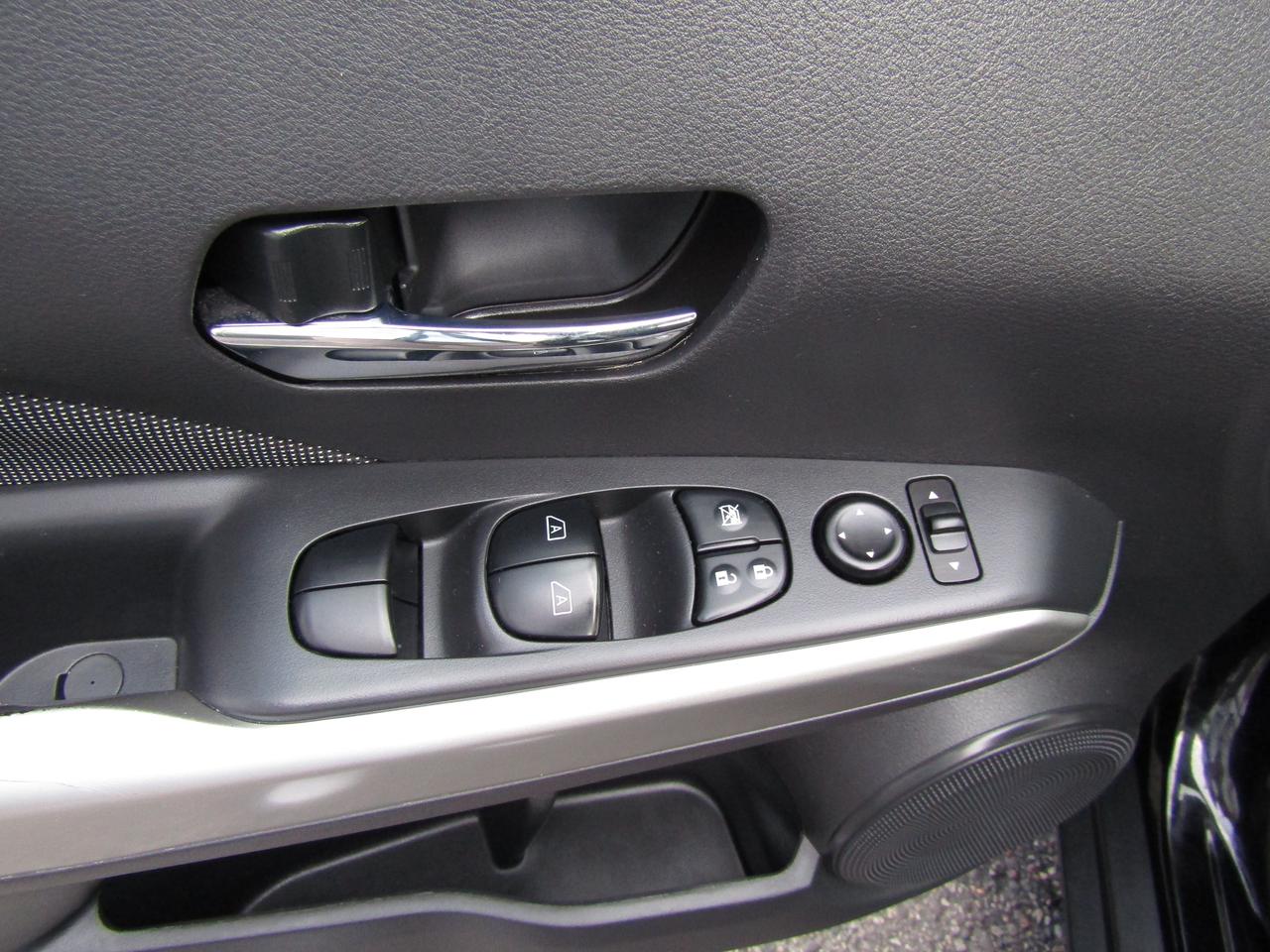 2019 Nissan Kicks SV, Camera, Bluetooth, Heated Seats, Bluetooth, Alloy, *Certified* Photo