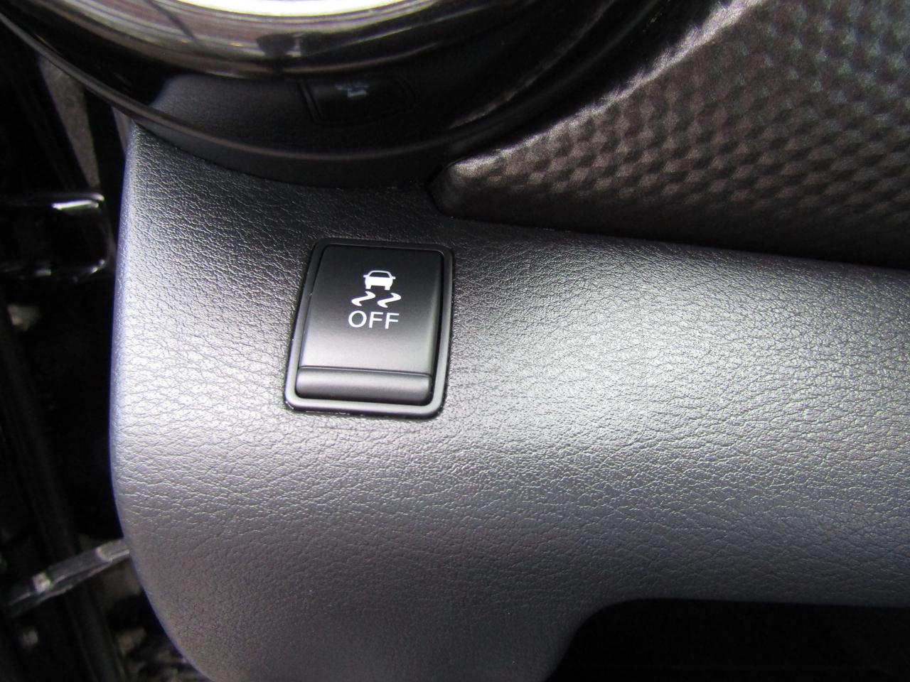 2019 Nissan Kicks SV, Camera, Bluetooth, Heated Seats, Bluetooth, Alloy, *Certified* Photo