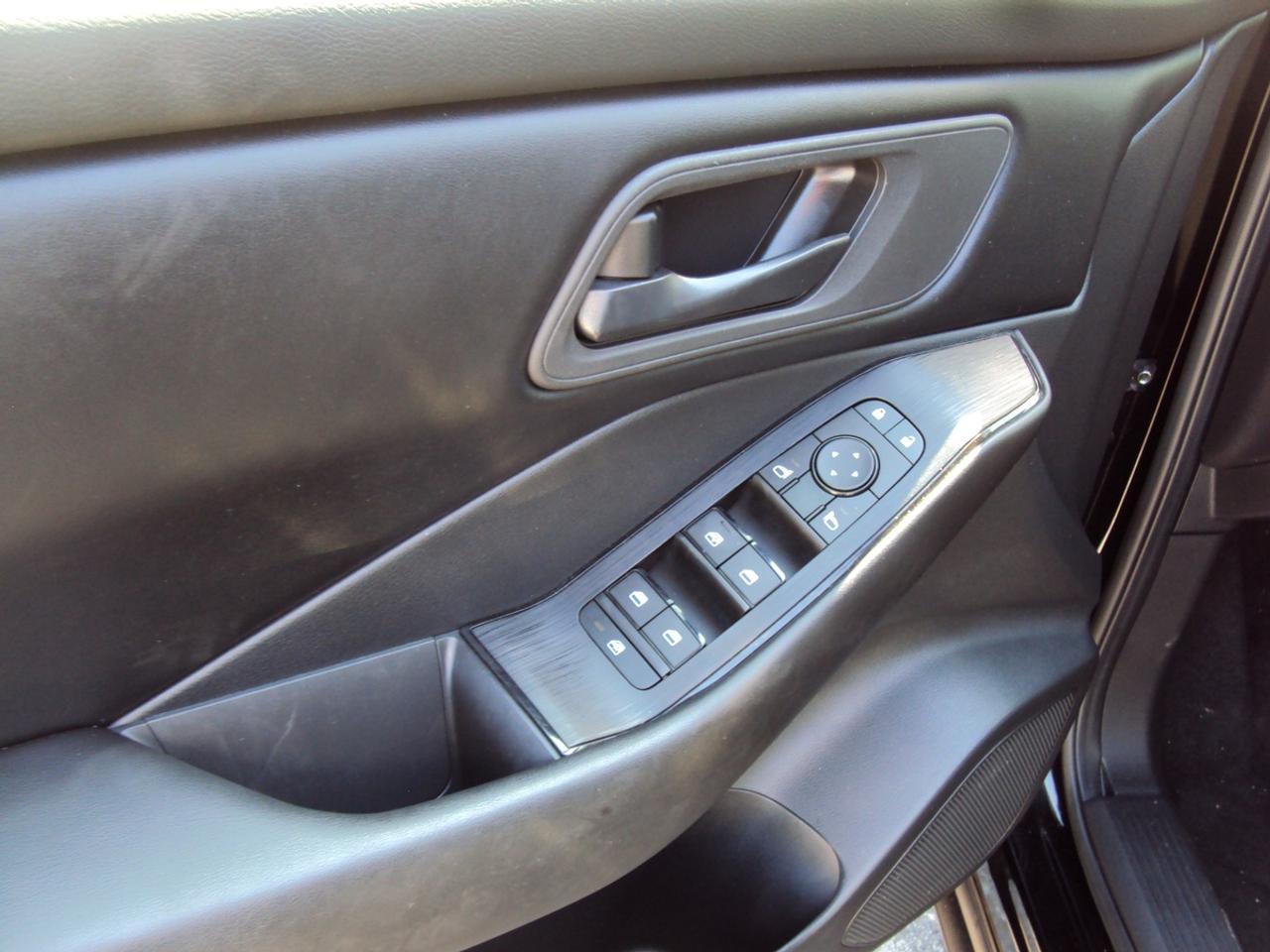 2024 Nissan Rogue S Photo