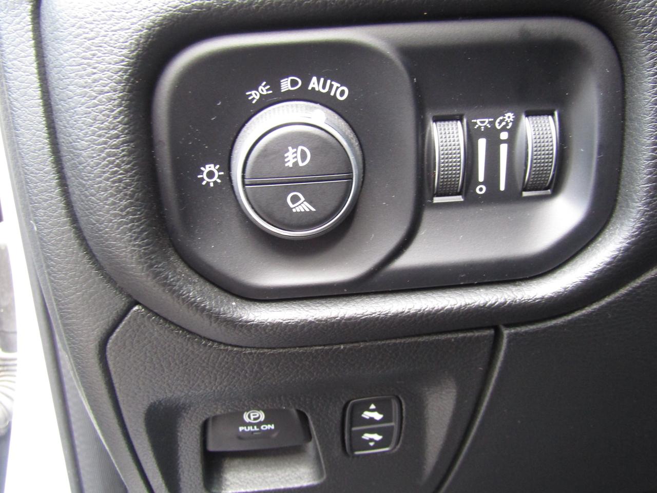 2022 RAM 1500 Sport, 4X4, Navi, Camera, Memory, Leather, Sensor, *Certified* Photo