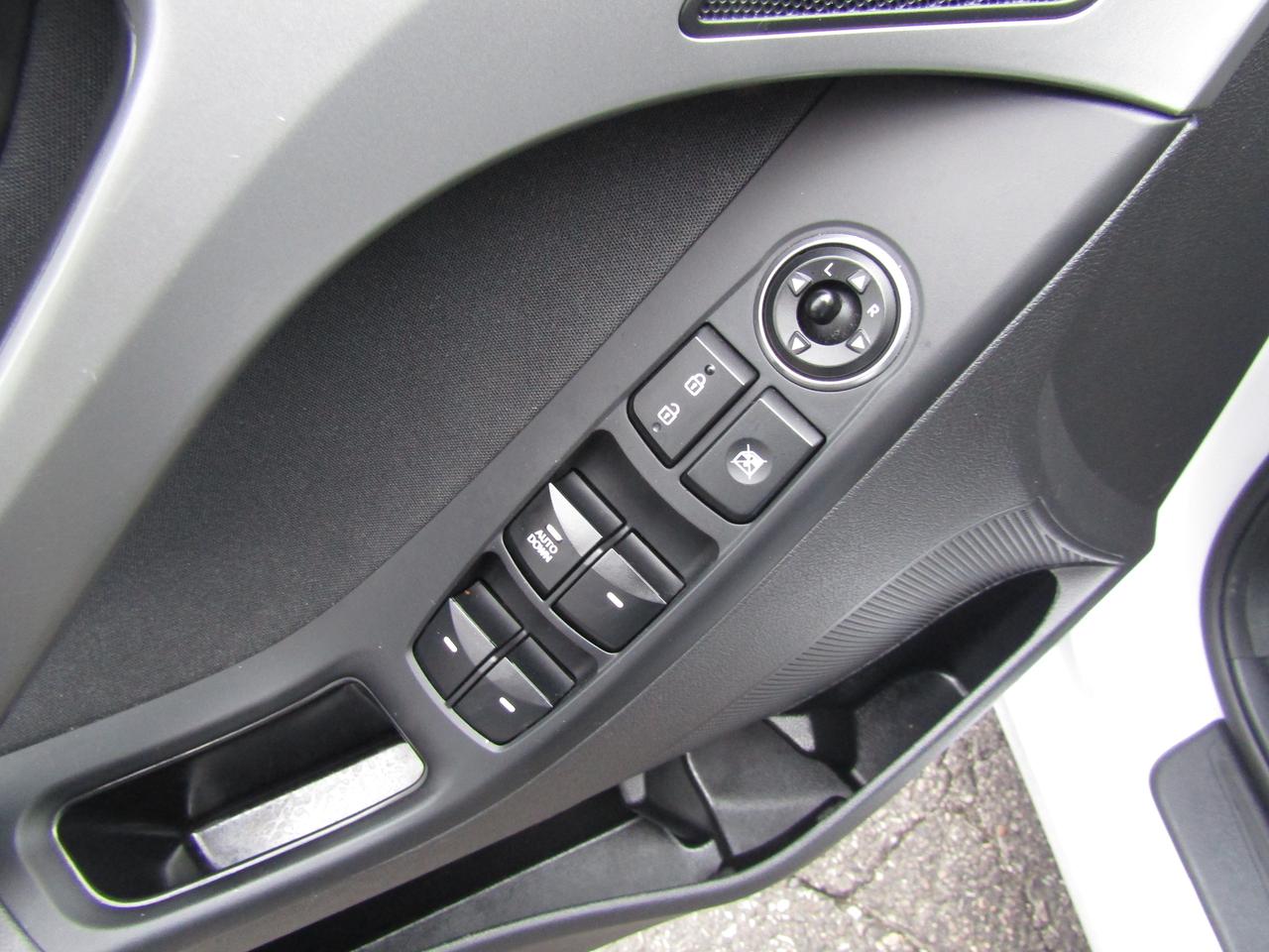 2015 Hyundai Elantra GLS, Sunroof, Camera, Bluetooth, Alloy , *Certified* Photo