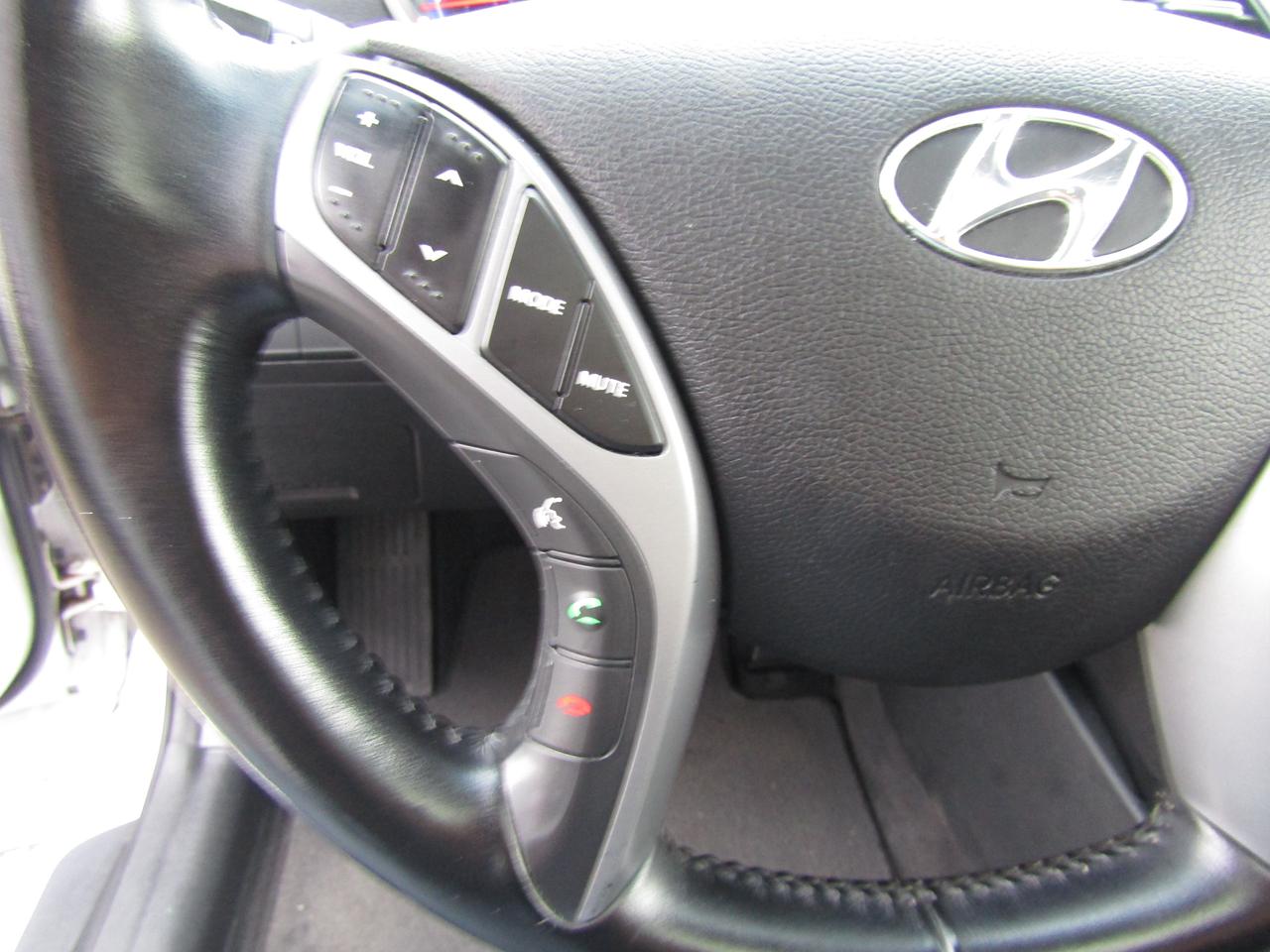 2015 Hyundai Elantra GLS, Sunroof, Camera, Bluetooth, Alloy , *Certified* Photo