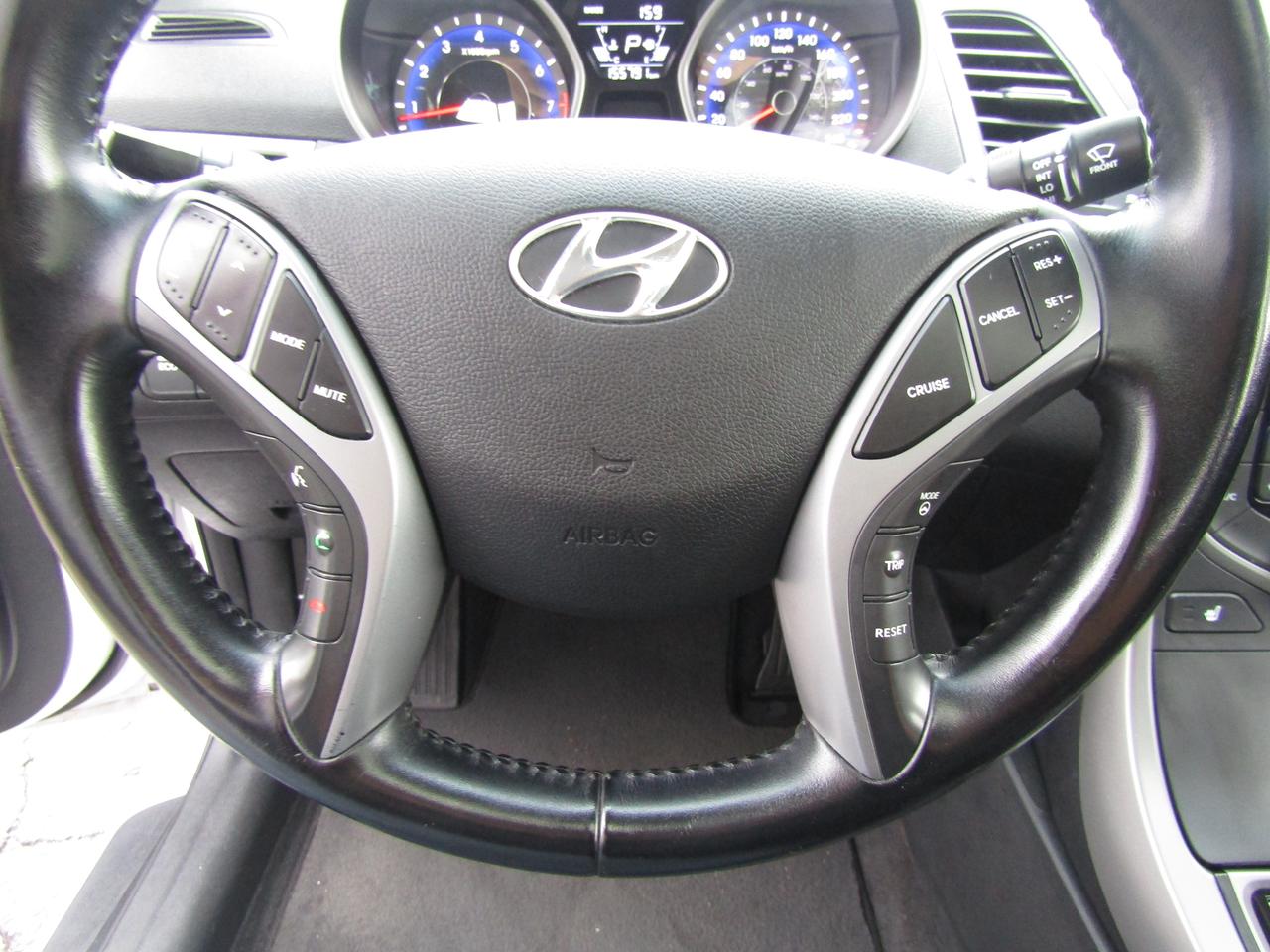 2015 Hyundai Elantra GLS, Sunroof, Camera, Bluetooth, Alloy , *Certified* Photo