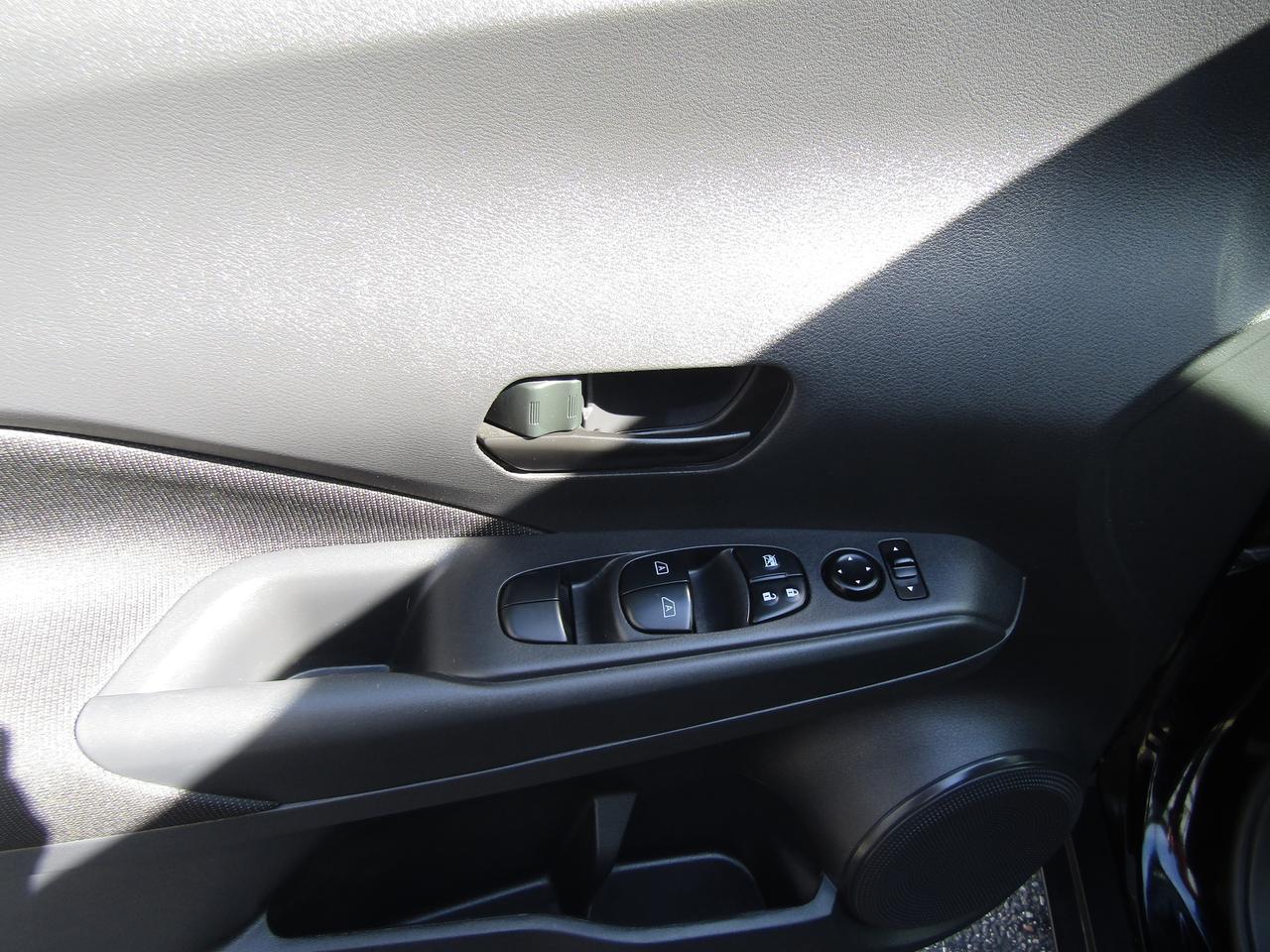 2023 Nissan Kicks S, Camera, Blind Spots, Collision Warning, Lane assist, Alloy, *Certified* Photo
