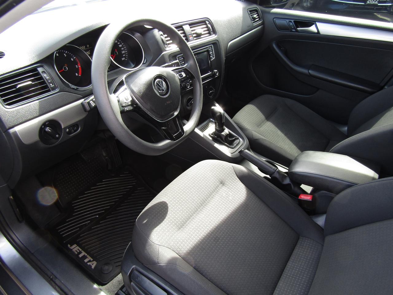 2017 Volkswagen Jetta Trendline, Camera, Auomtaic, Pwr Windows, Heated Seats, *Certified* Photo