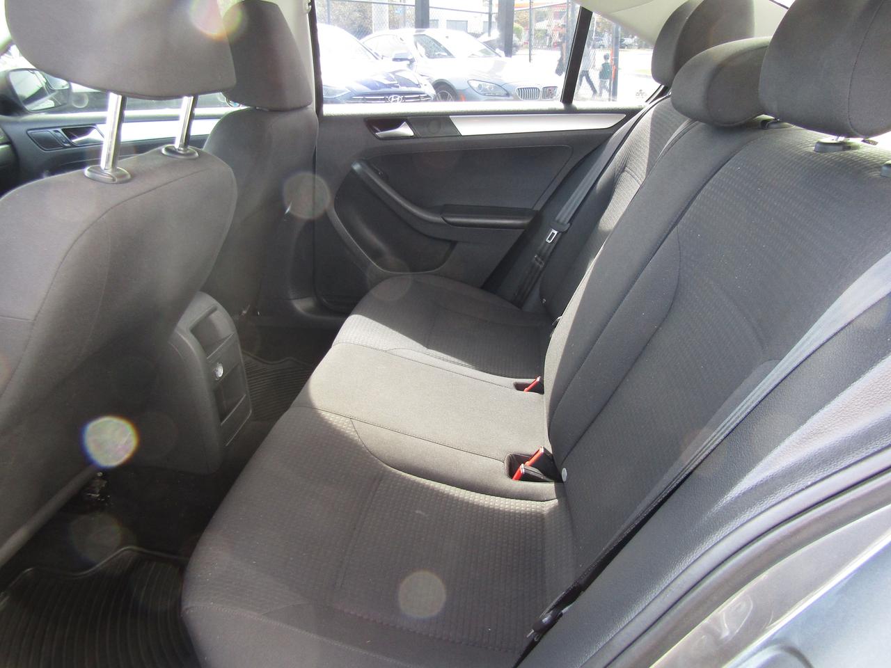 2017 Volkswagen Jetta Trendline, Camera, Auomtaic, Pwr Windows, Heated Seats, *Certified* Photo