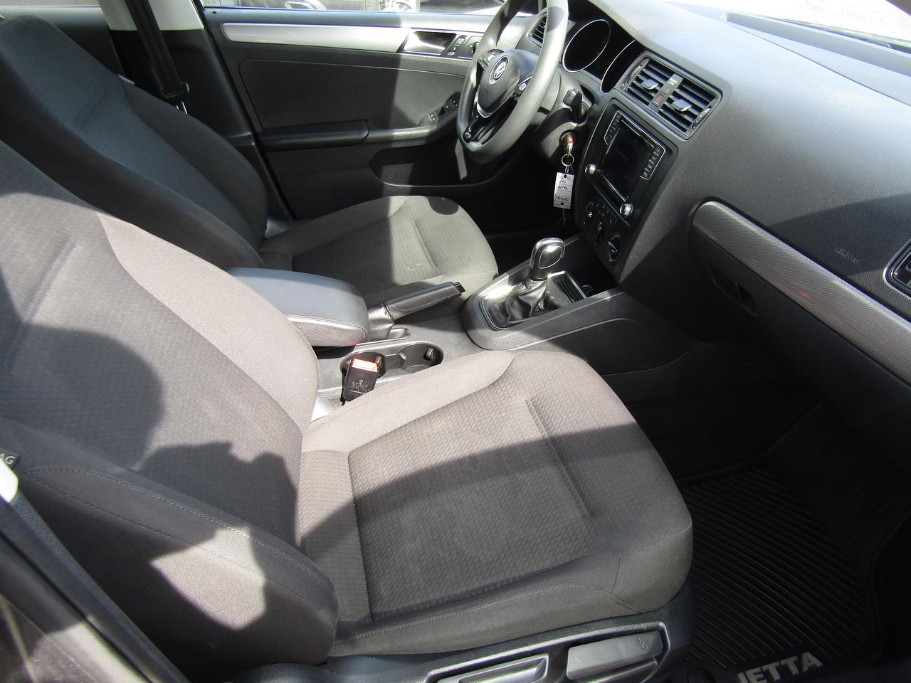 2017 Volkswagen Jetta Trendline, Camera, Auomtaic, Pwr Windows, Heated Seats, *Certified* Photo