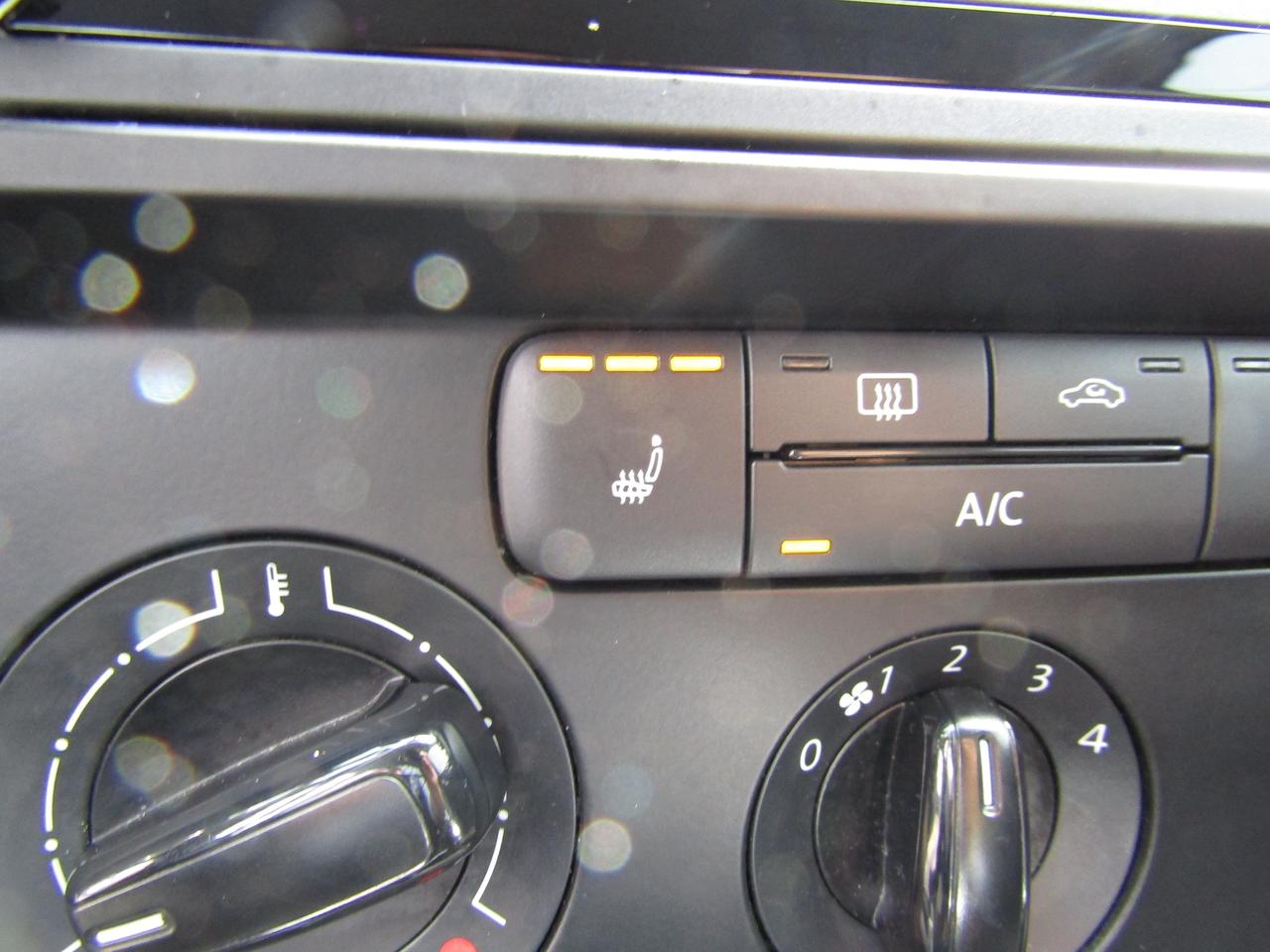 2017 Volkswagen Jetta Trendline, Camera, Auomtaic, Pwr Windows, Heated Seats, *Certified* Photo